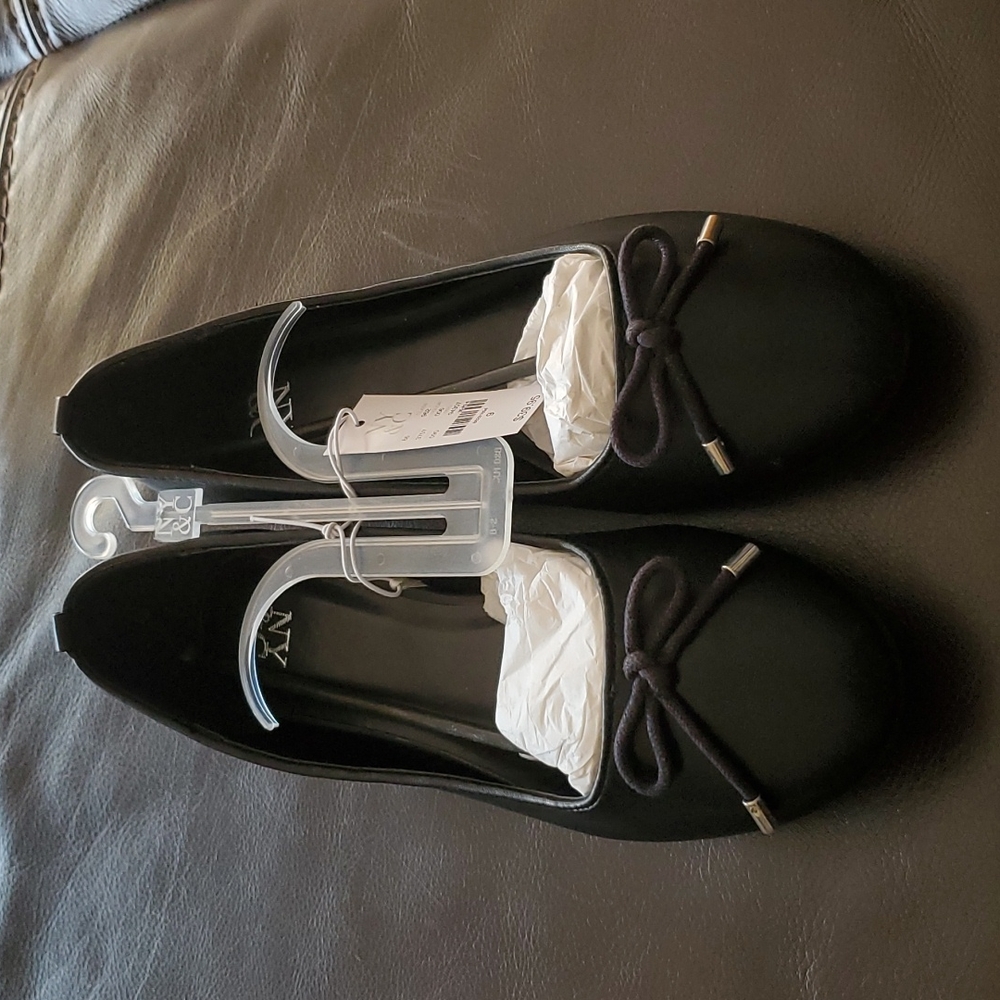 Black NY&C ballet flats